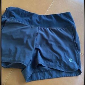 Born primitive maternity shorts in black size small (originally $48)- 30$